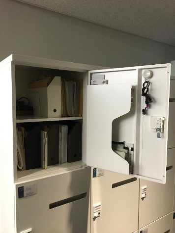 フリーアドレス形式のオフィスの収納ポイント 荷物や小物はどう整理する ワークスタイル情報空間